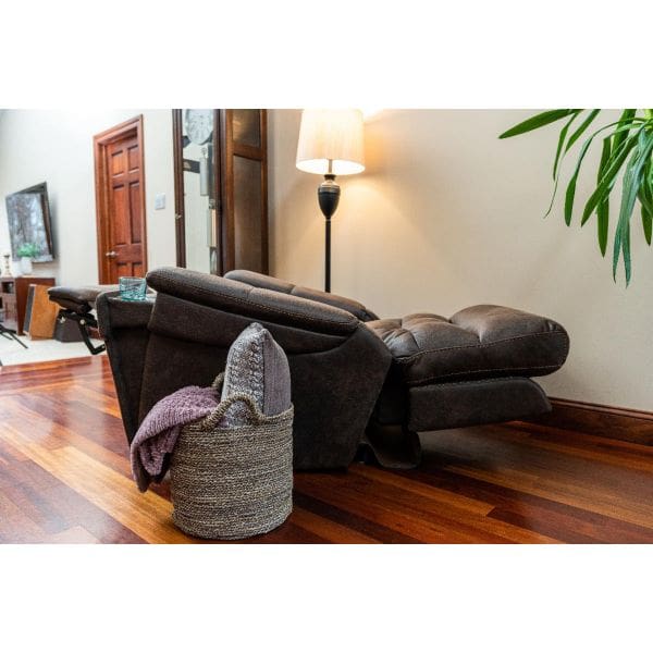 Fauteuil élévateur VivaLift Radiance en position inclinée